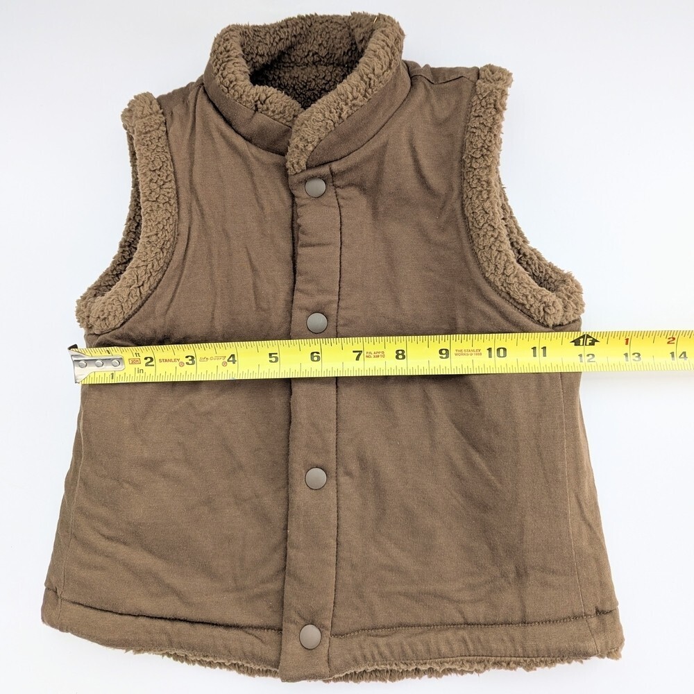 NWT Uniqlo Kids (Size 3) Brown Reversible Indoor/Outdoor Snap-Close Fleece Vest - Picture 13 of 13